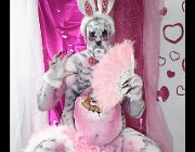 bodypainting-bodypaint-bodyart-hase-bunny-dick-mann-rosa-messekuenstler-dumbsky3.jpg