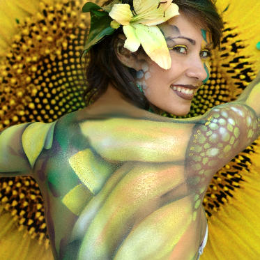 malerin bodypainting, bodypaint, bodypaintings, bodypaints, body-paint, body-paintings, bodyart, body-art, livemalerei, live-malerei, messekünstlerin, custompainting, airbrush, best airbrusch profi